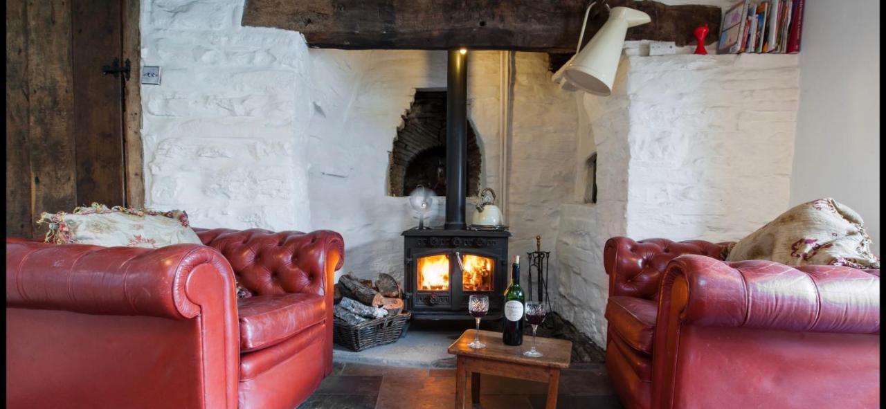 Ty Fferm Hen, Ancient Farmhouse, Coity Bach Talybont-on-Usk Exterior photo